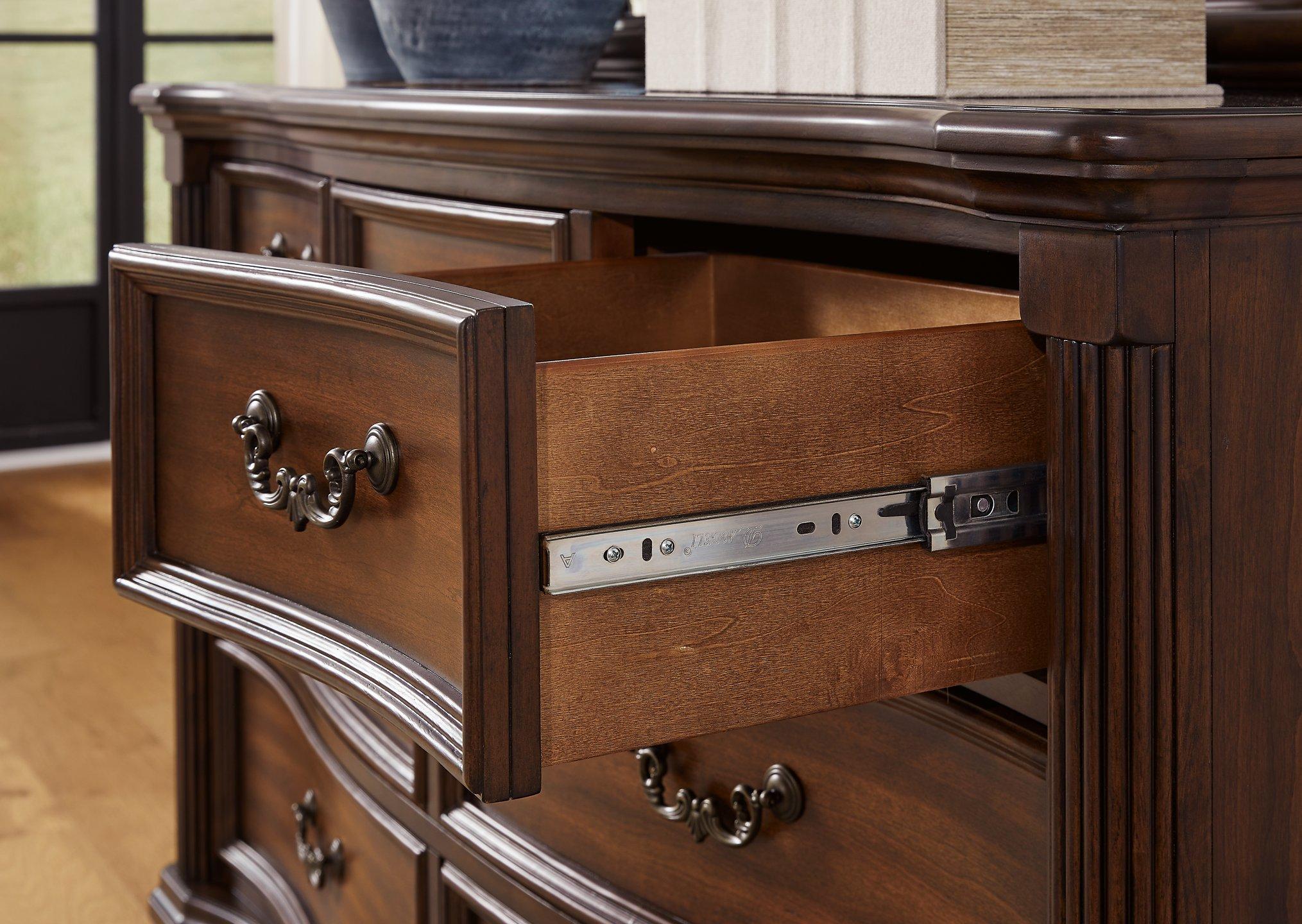 Lavinton Dresser and Mirror - Luxury Home Furniture (MI)