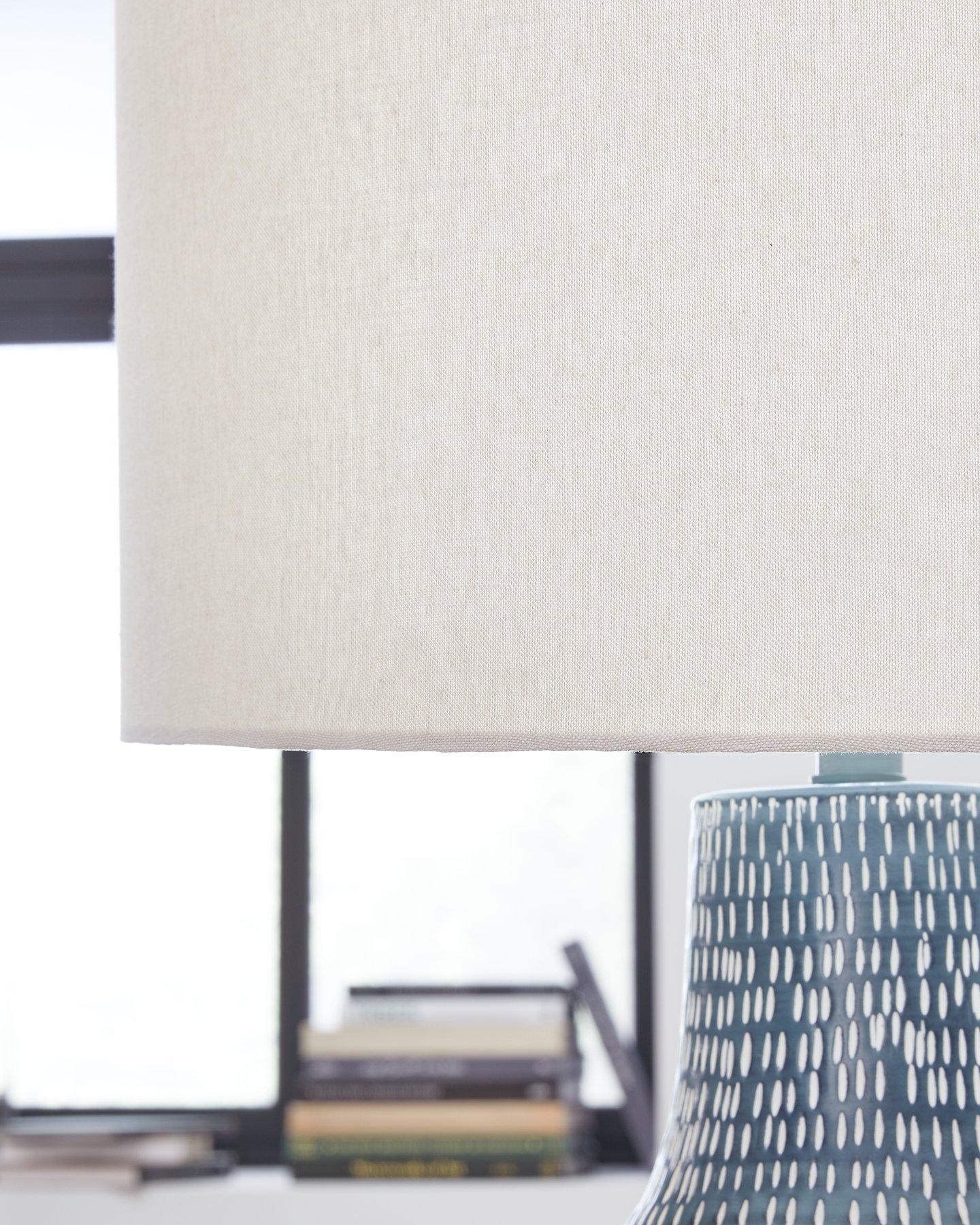 Schylarmont Table Lamp - Luxury Home Furniture (MI)