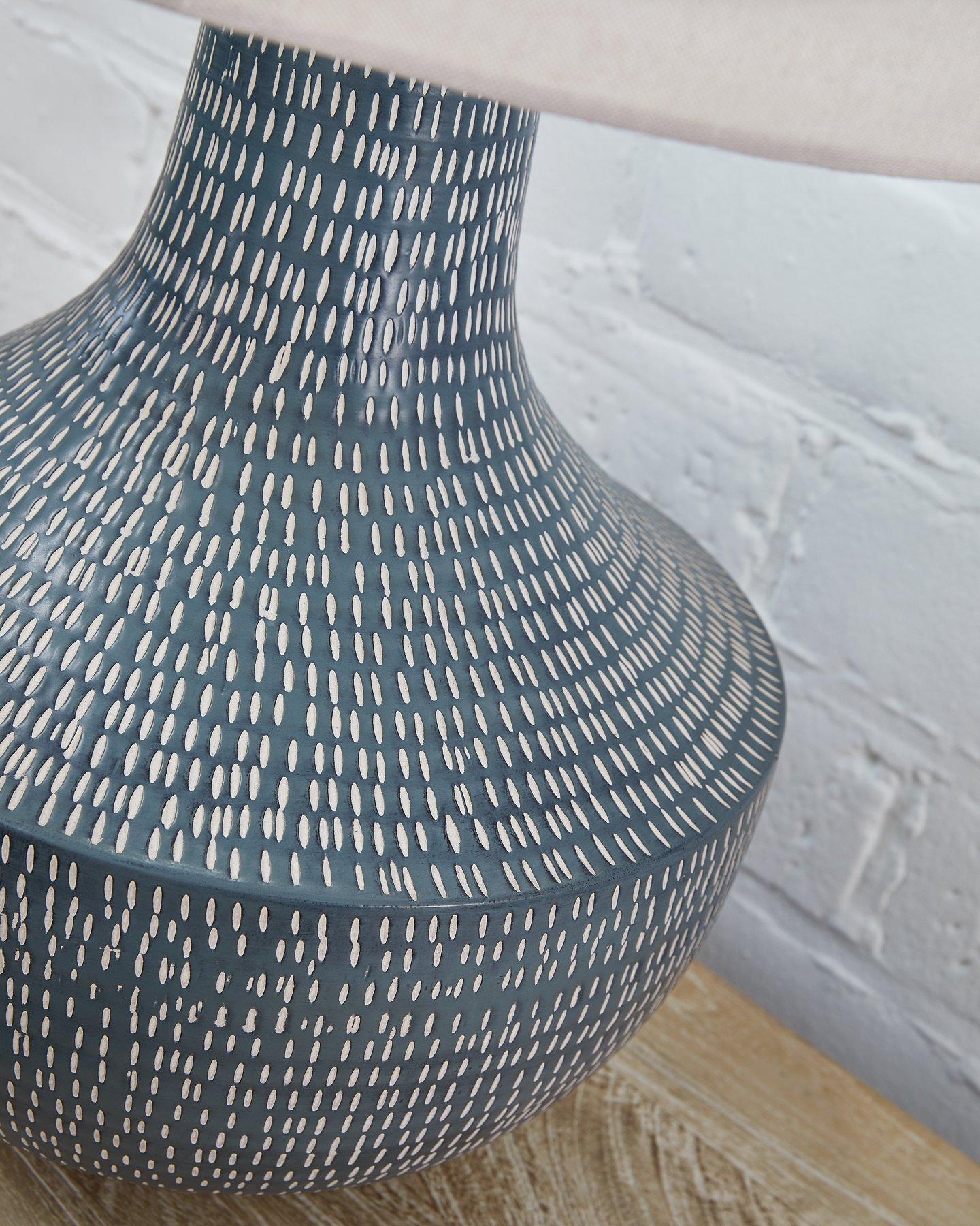 Schylarmont Table Lamp - Luxury Home Furniture (MI)