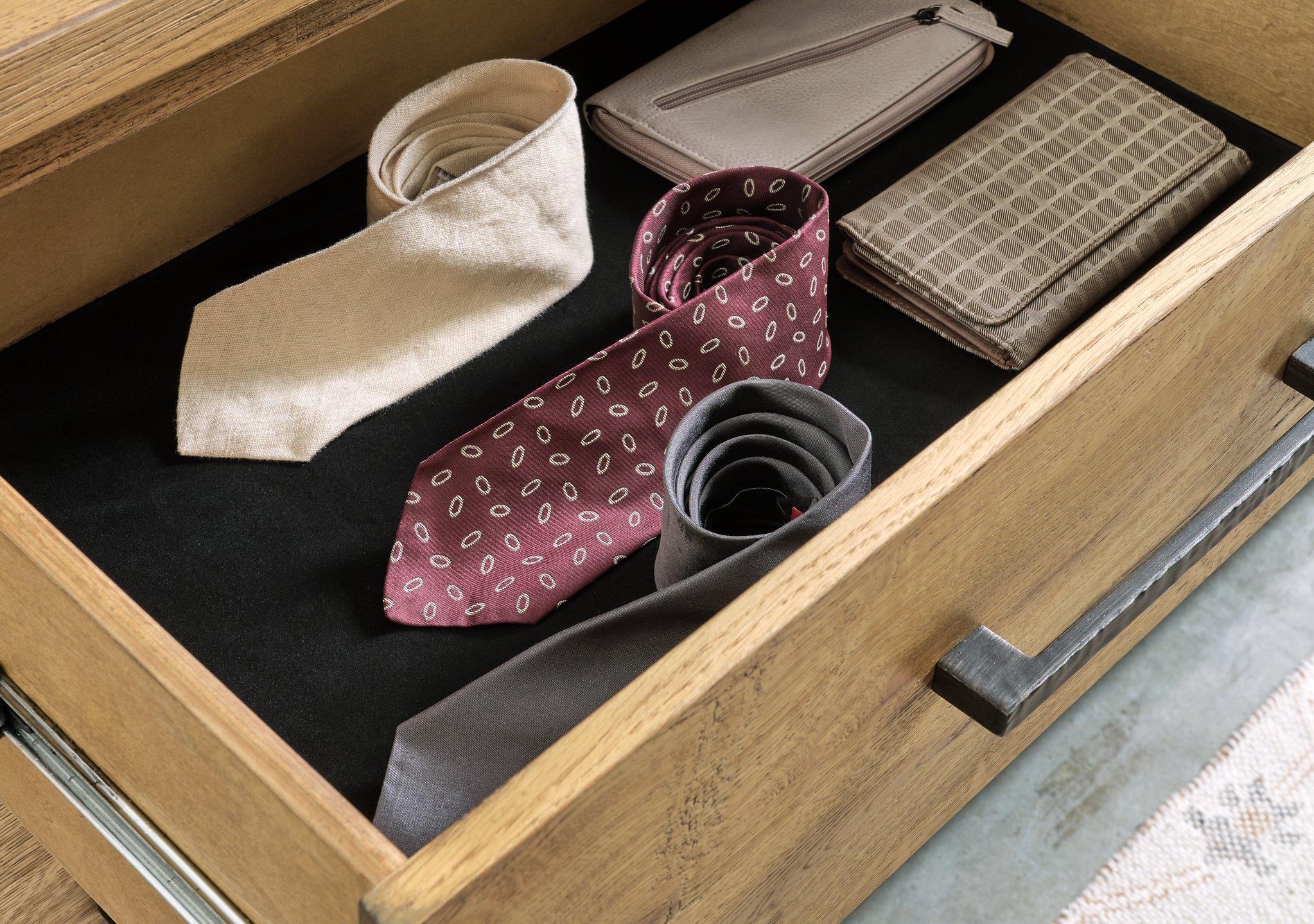 Galliden Dresser - Luxury Home Furniture (MI)
