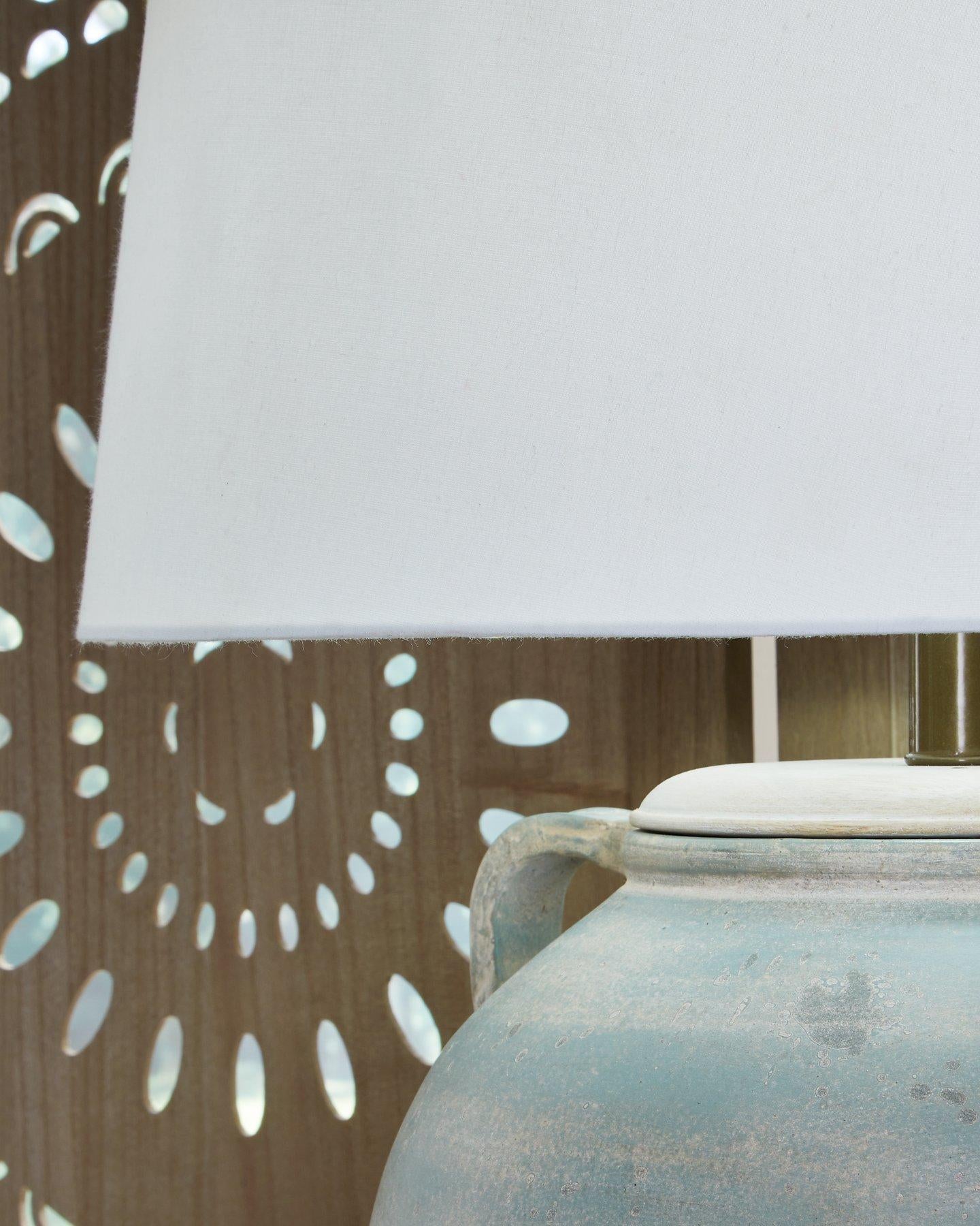 Shawburg Table Lamp - Luxury Home Furniture (MI)