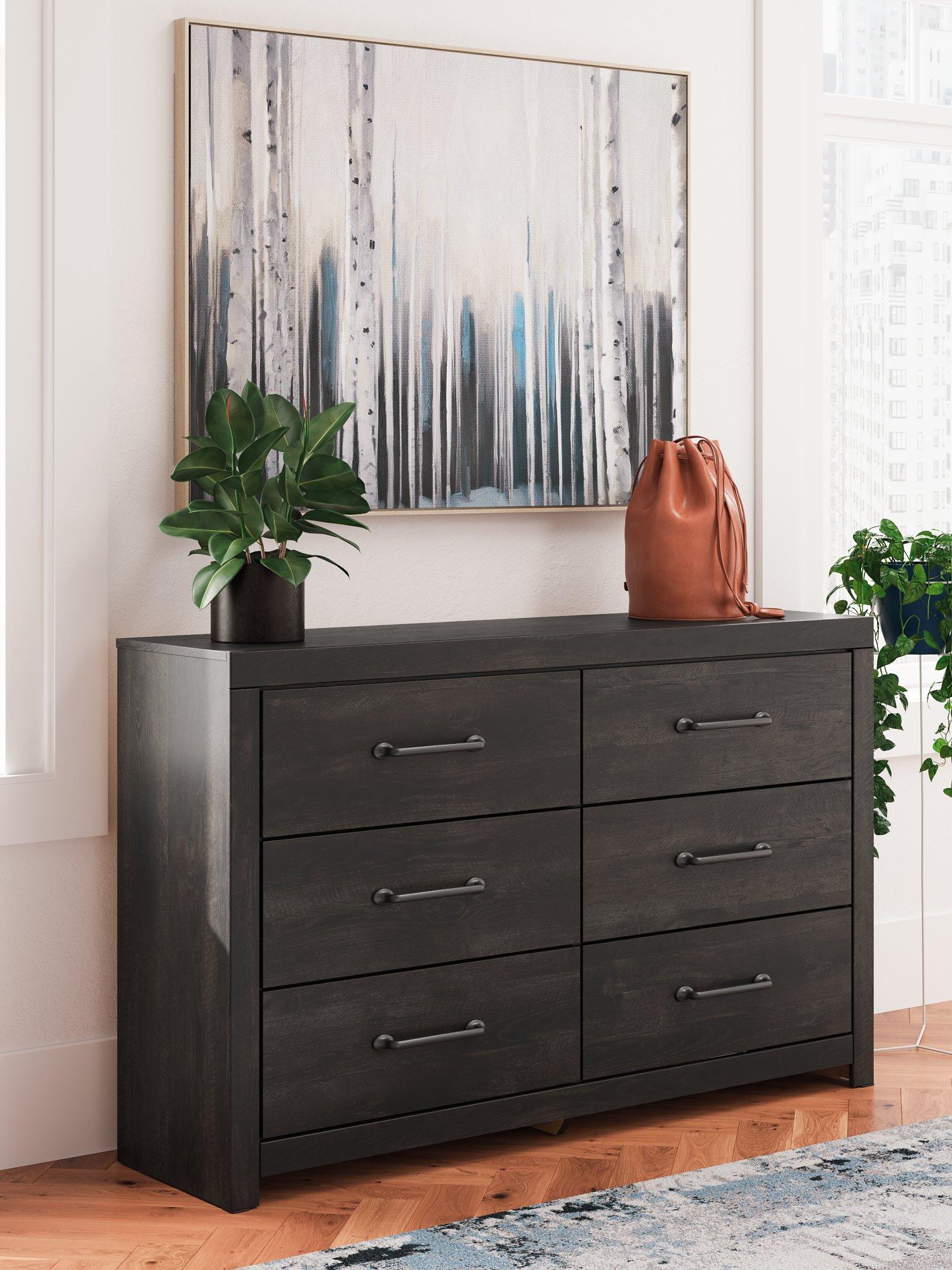 Hollivern Dresser and Mirror - Luxury Home Furniture (MI)