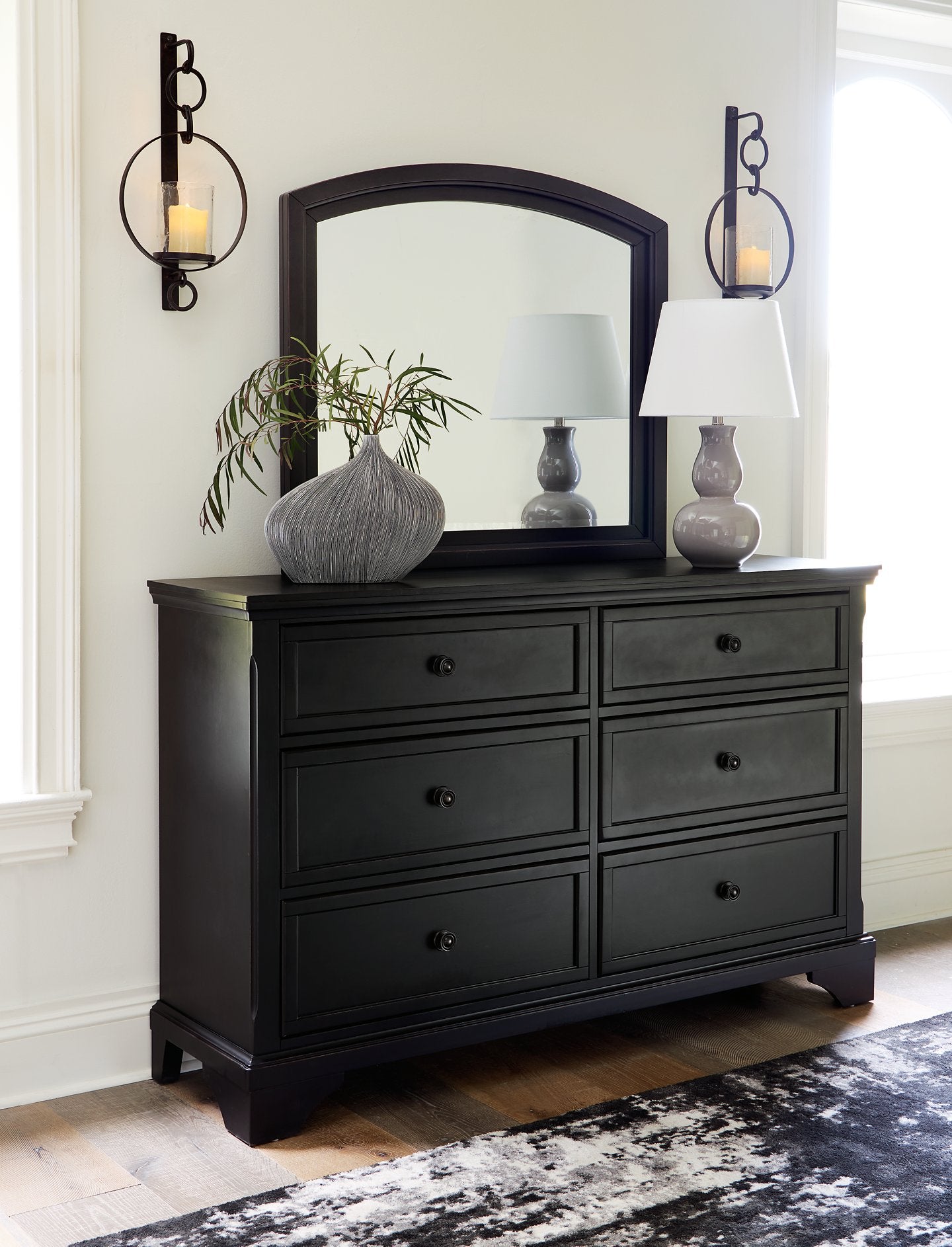 Chylanta Dresser and Mirror - Luxury Home Furniture (MI)