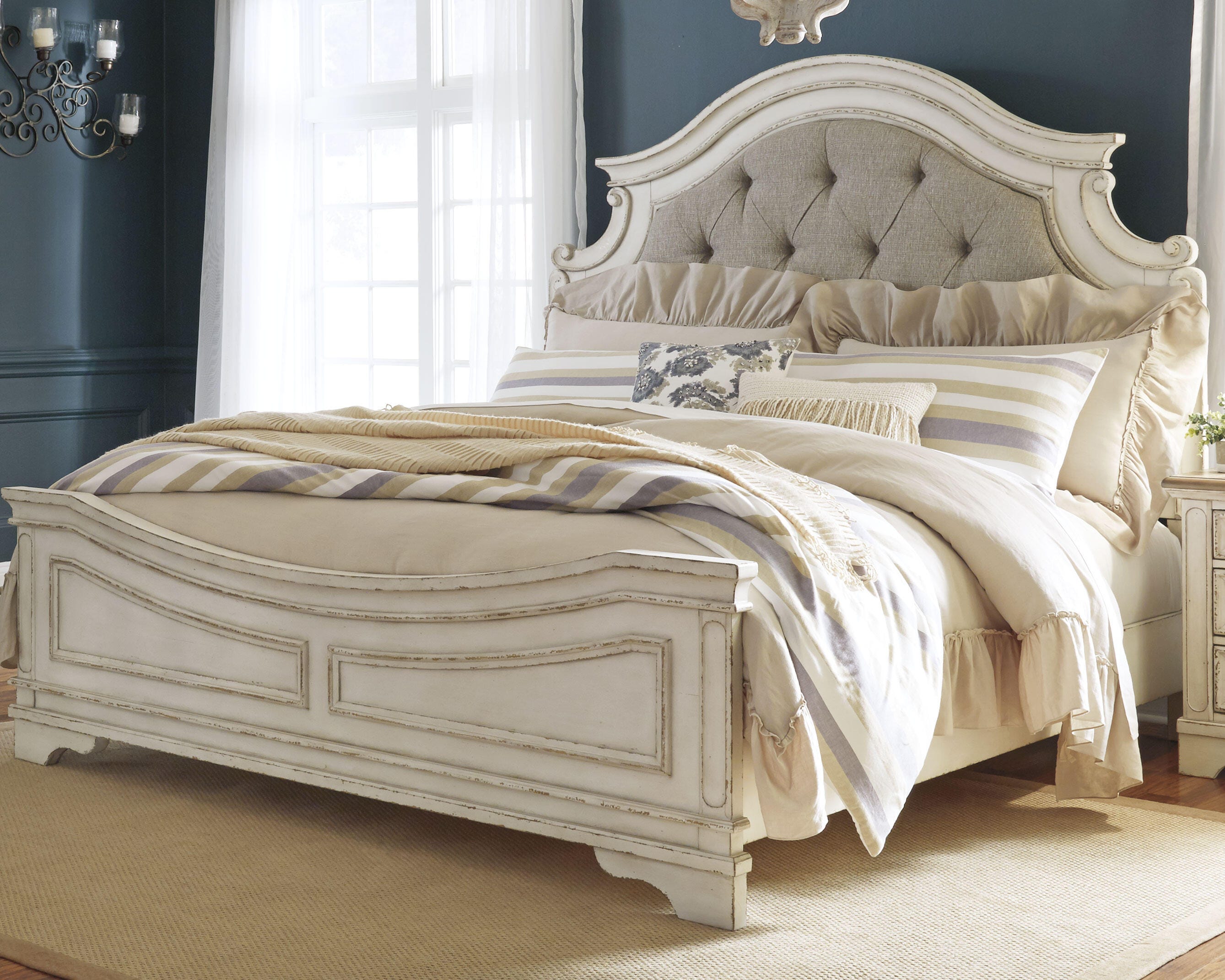 Realyn Upholstered Bed - Luxury Home Furniture (MI)