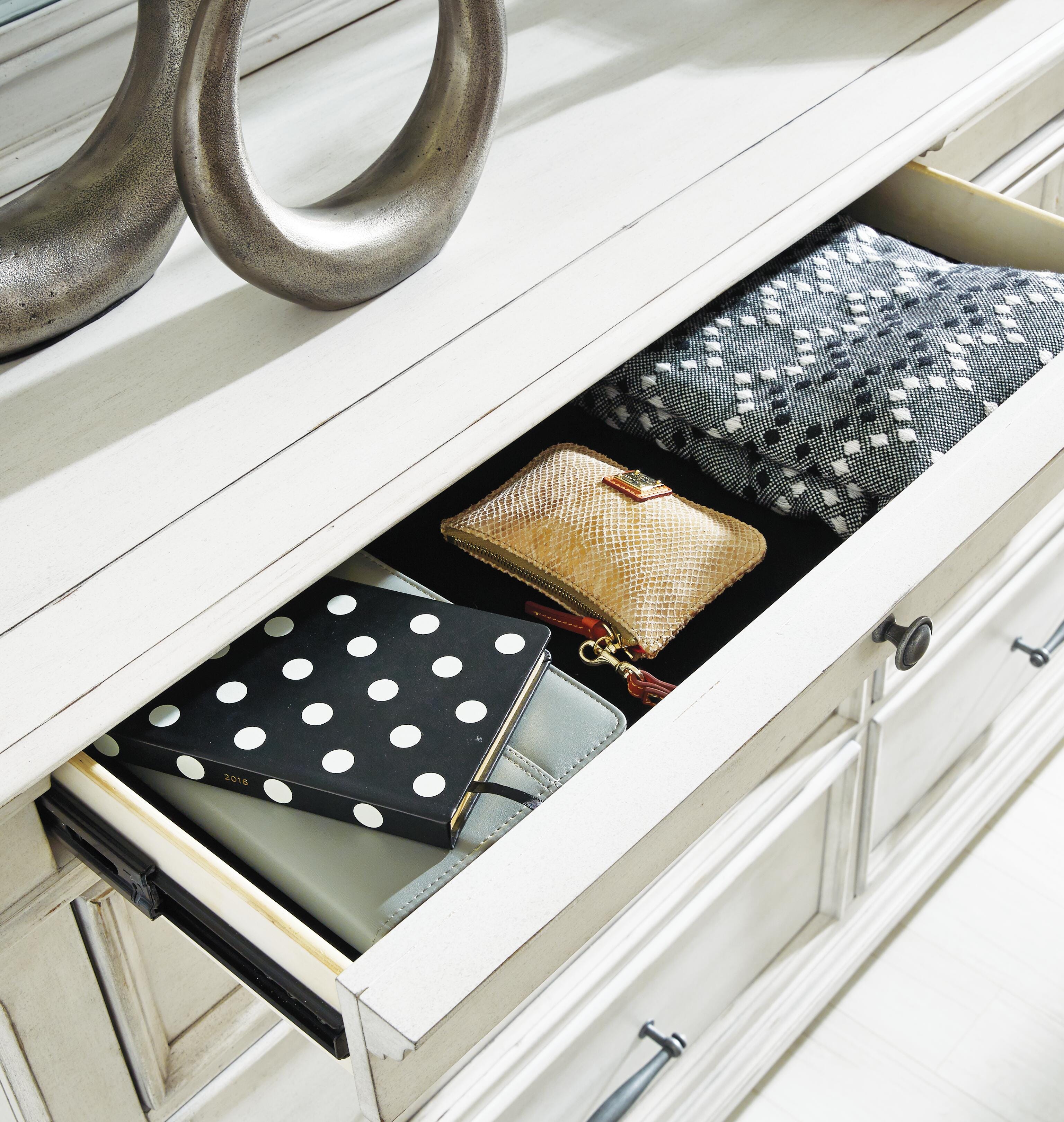 Kanwyn Dresser and Mirror - Luxury Home Furniture (MI)