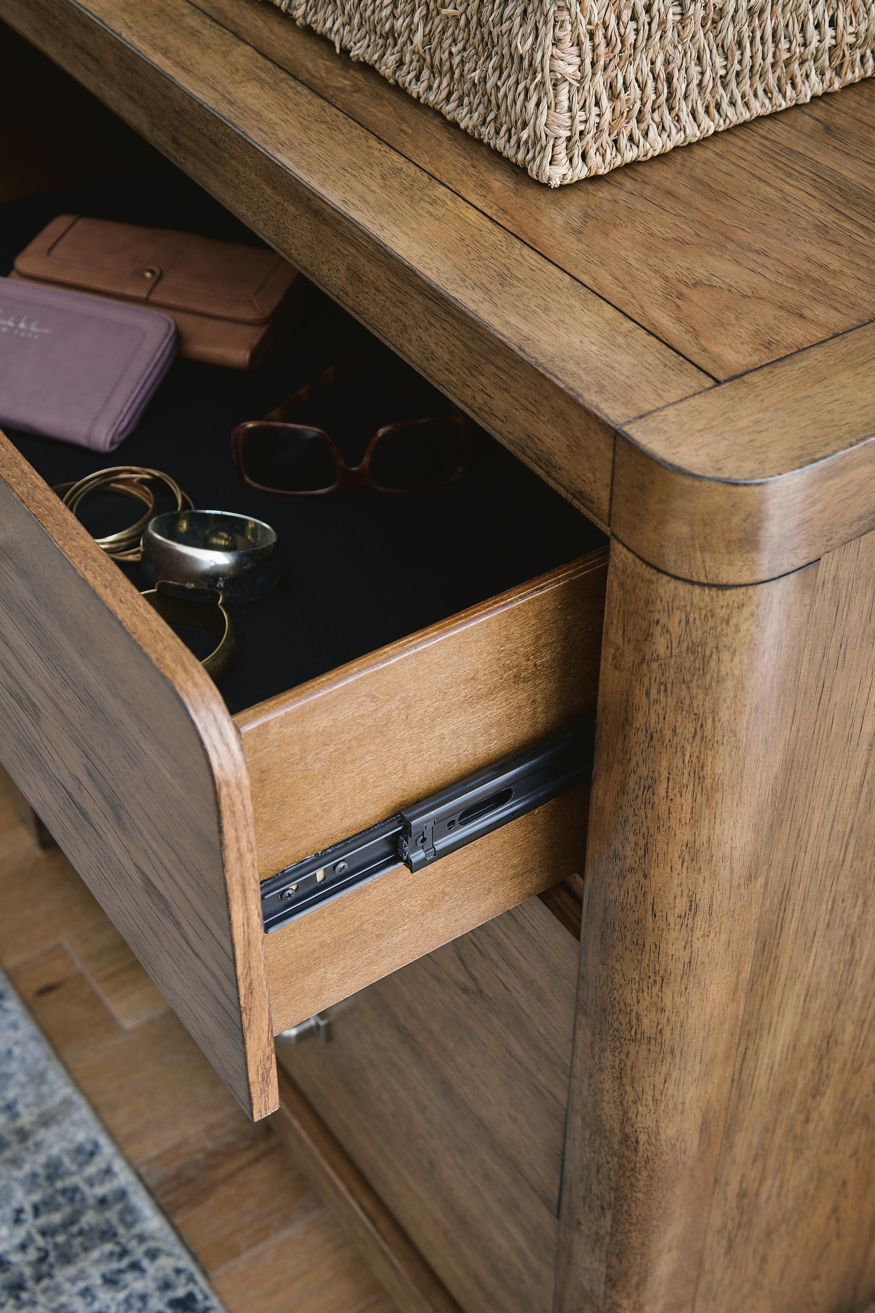 Cabalynn Nightstand - Luxury Home Furniture (MI)