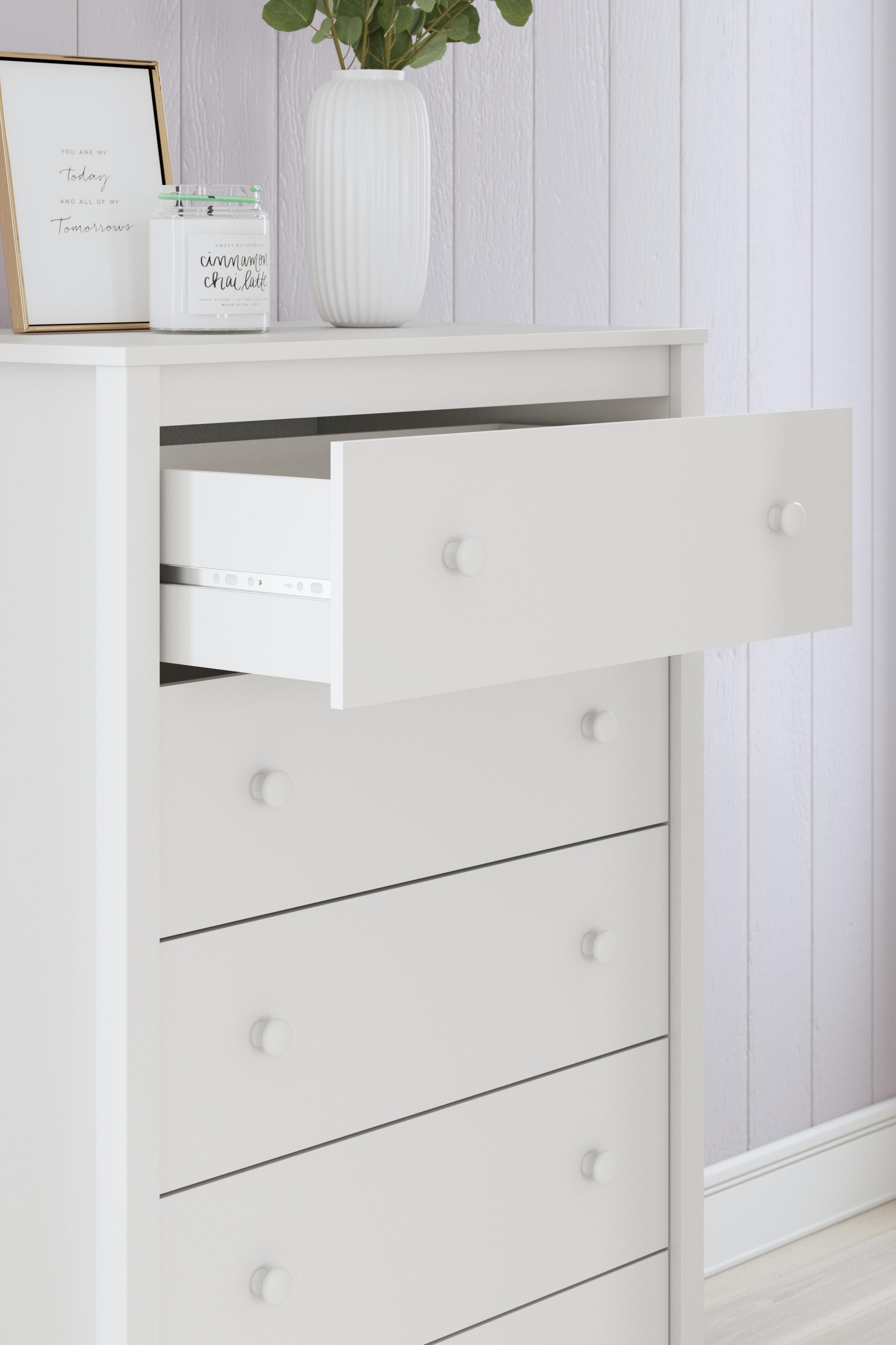 Hallityn Chest of Drawers - Luxury Home Furniture (MI)