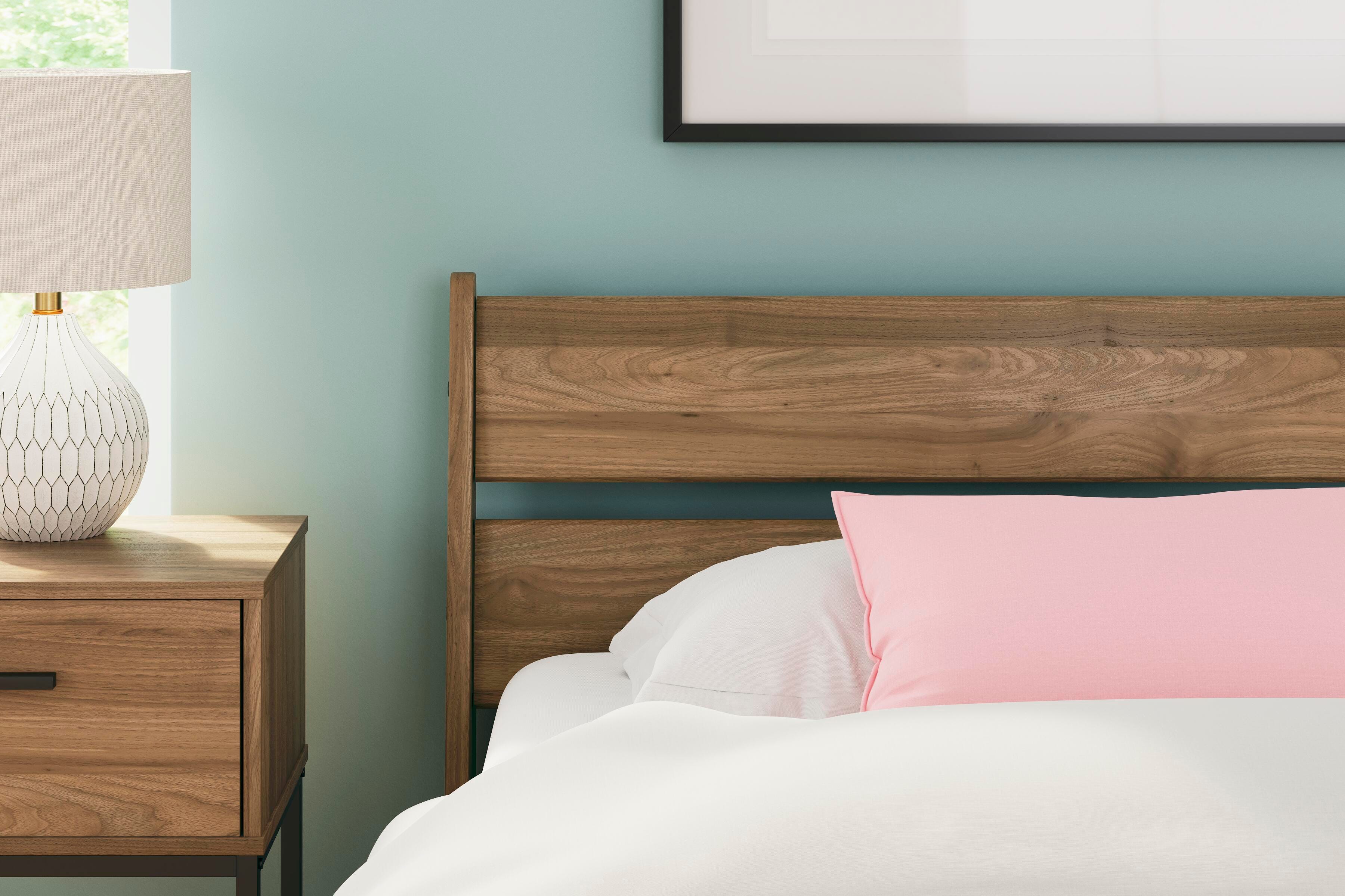 Deanlow Bed - Luxury Home Furniture (MI)