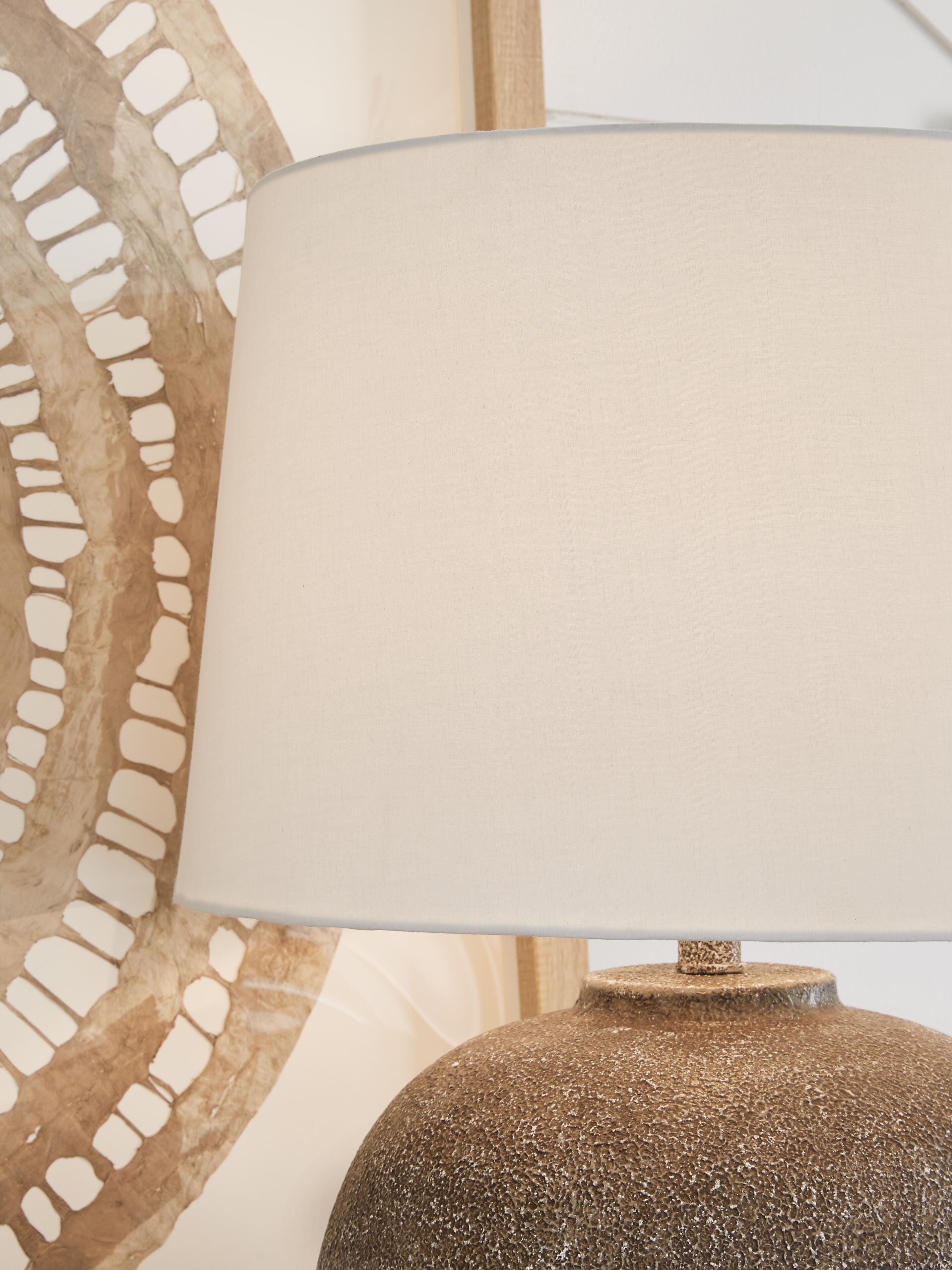 Neavesboro Lamp Set - Luxury Home Furniture (MI)