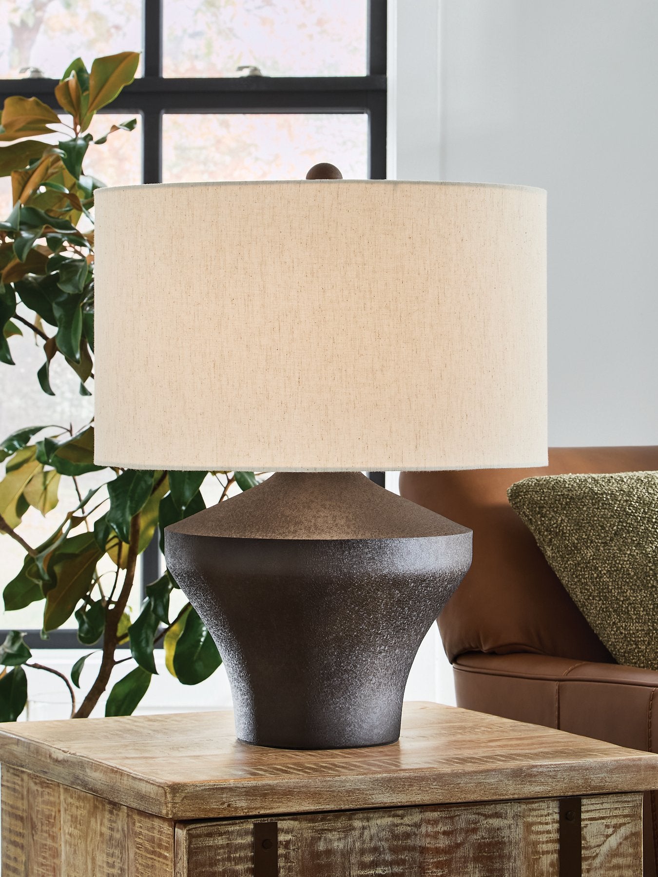 Dolanham Table Lamp - Luxury Home Furniture (MI)