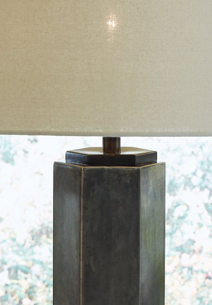 Dirkton Table Lamp - Luxury Home Furniture (MI)