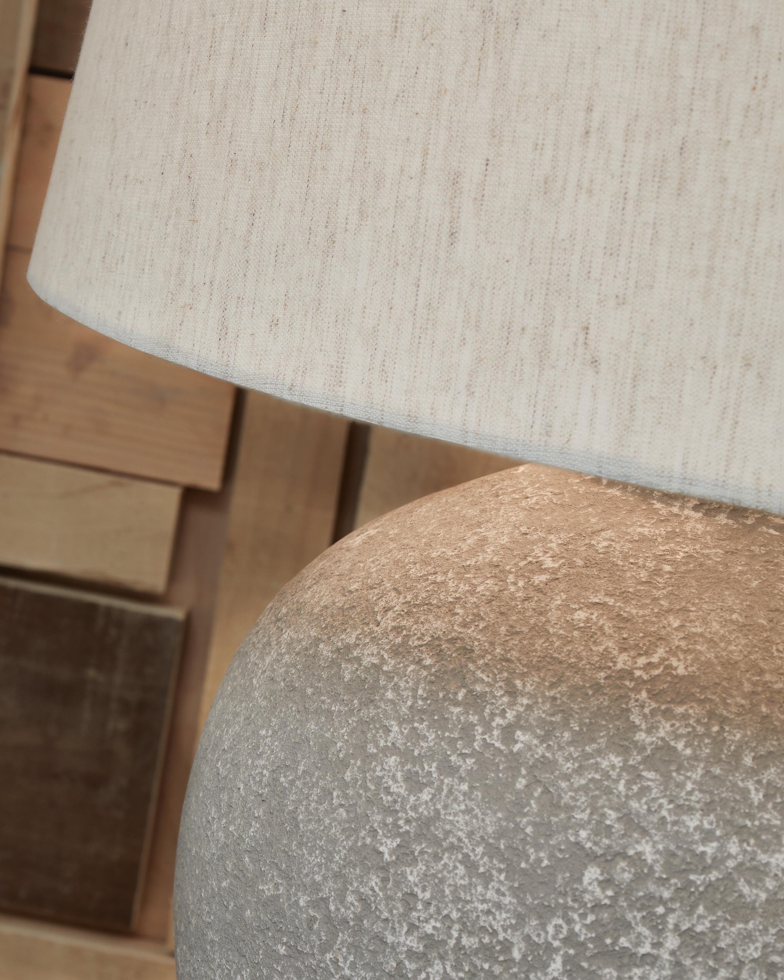 Dreward Lamp Set - Luxury Home Furniture (MI)