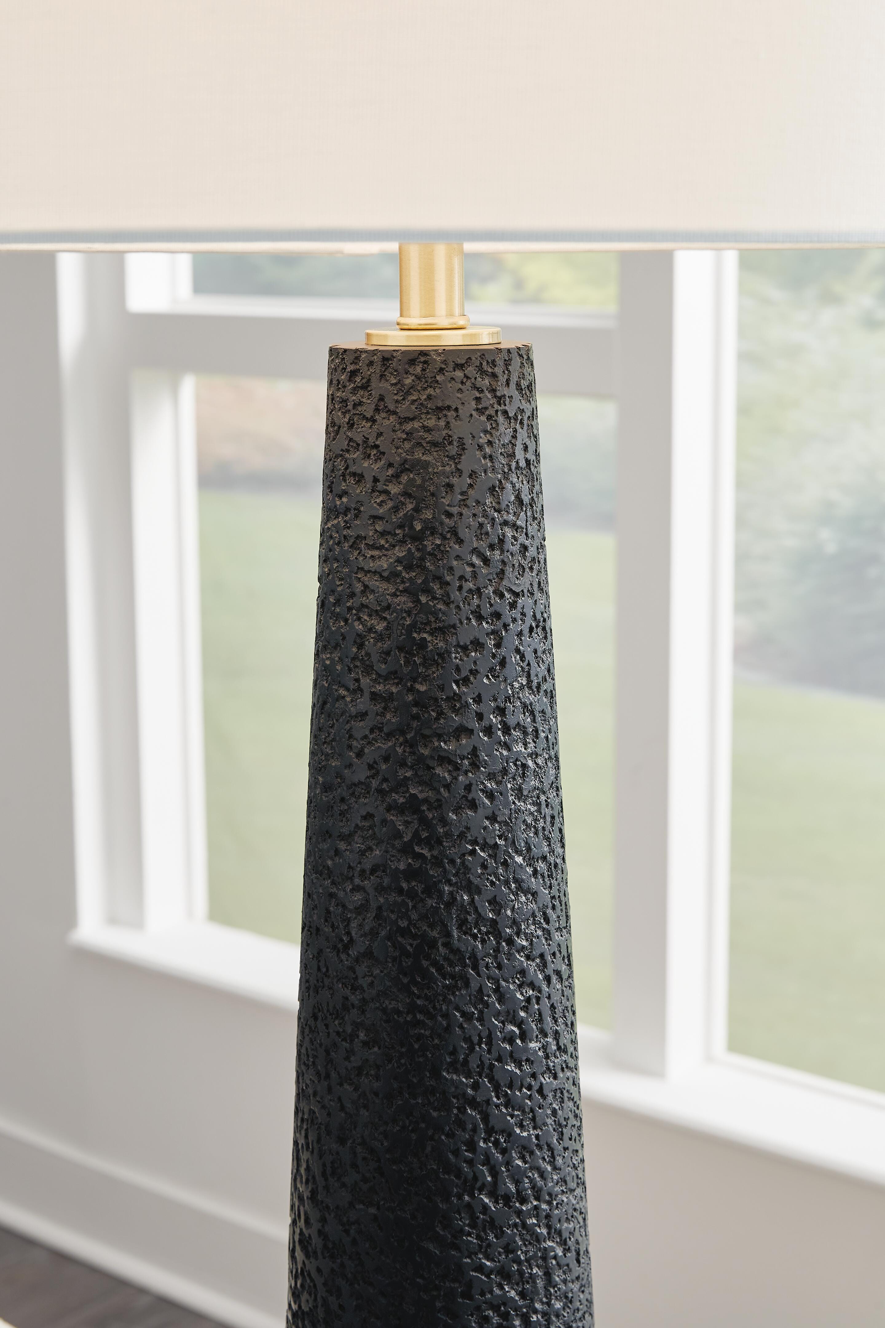 Hallburg Floor Lamp - Luxury Home Furniture (MI)