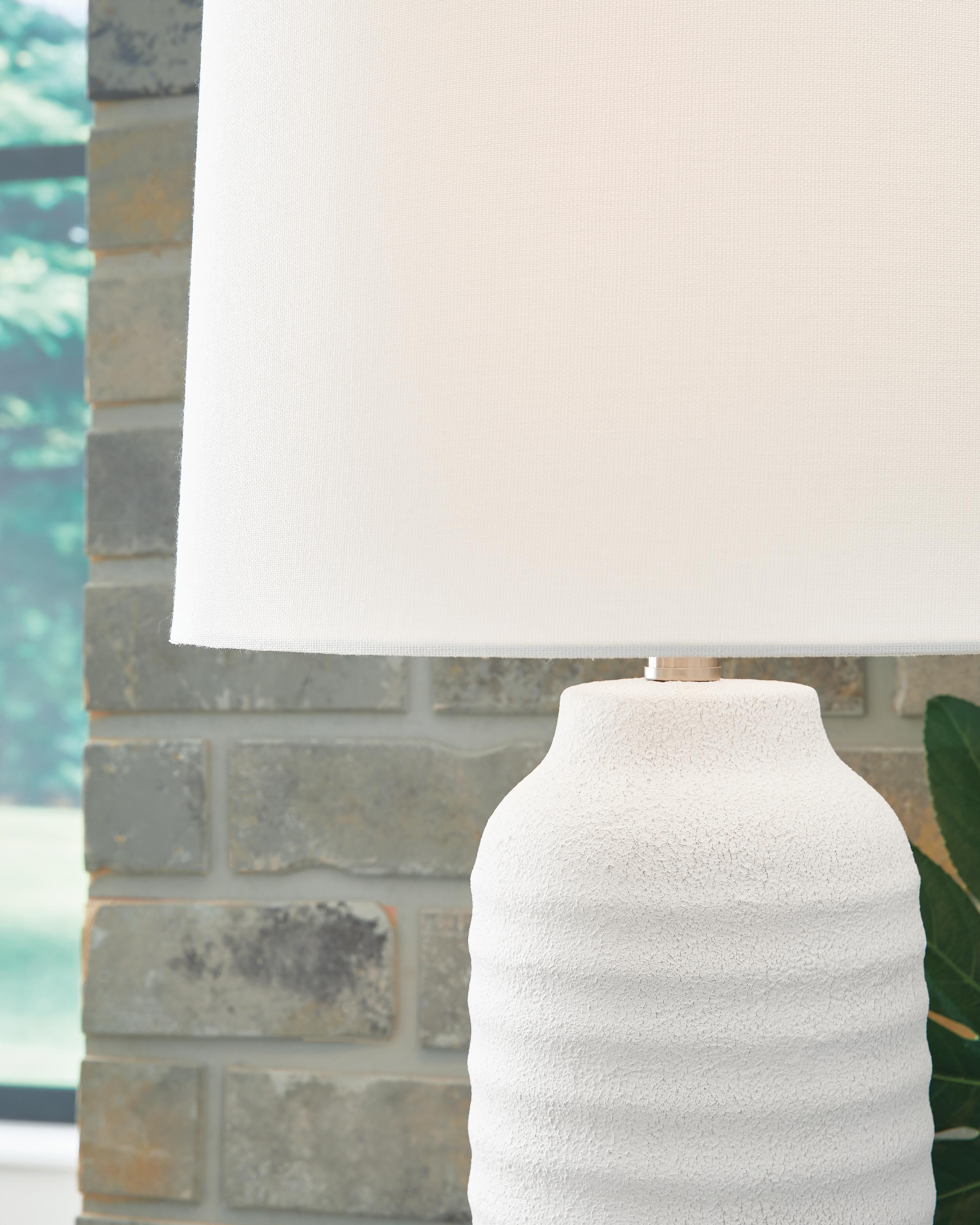 Vauville Table Lamp (Set of 2) - Luxury Home Furniture (MI)