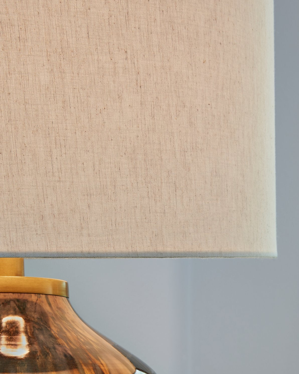 Jadstow Table Lamp - Luxury Home Furniture (MI)