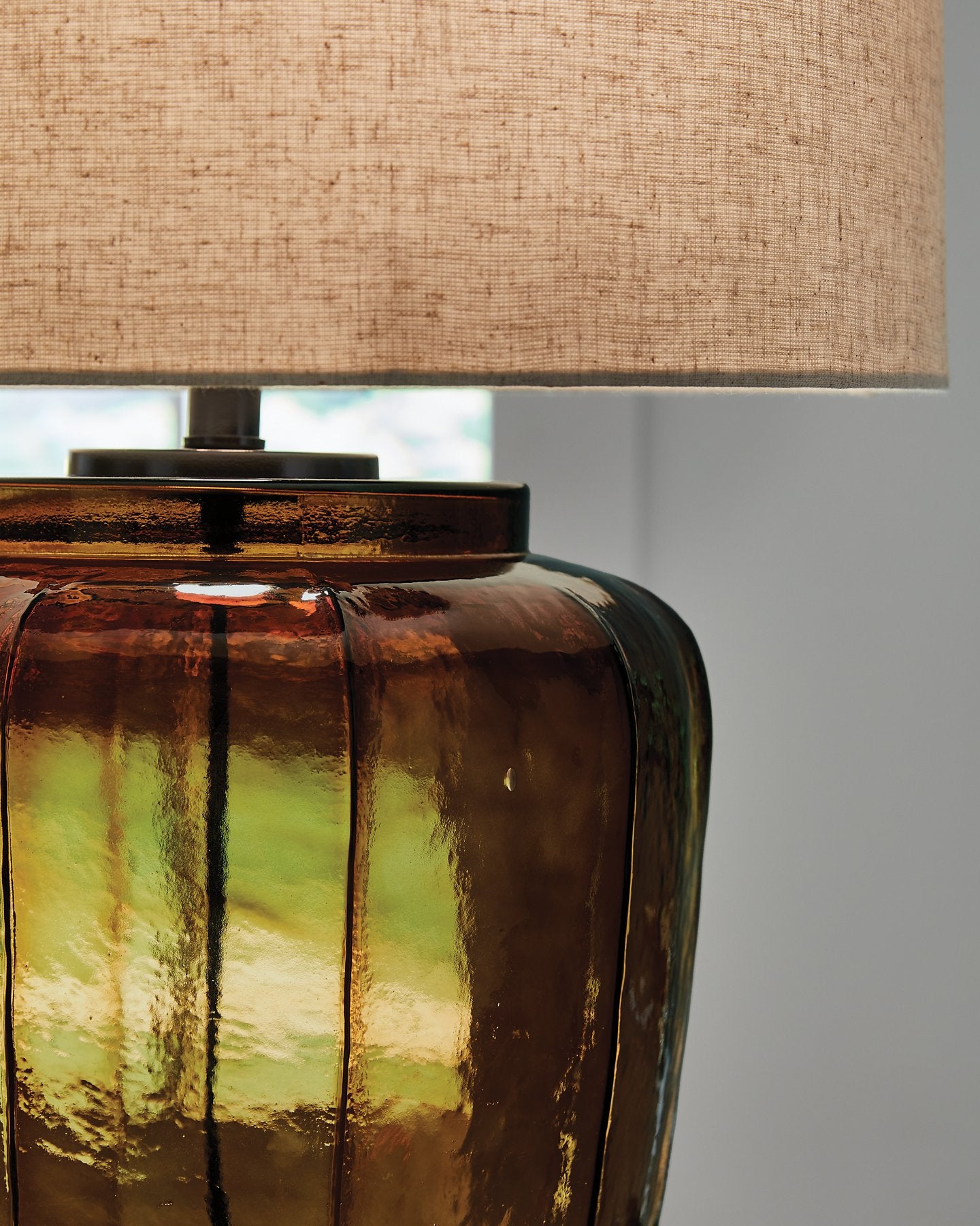 Bainmore Table Lamp - Luxury Home Furniture (MI)