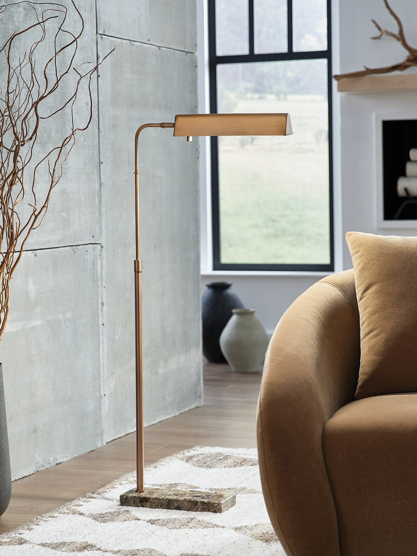 Yafe Floor Lamp - Luxury Home Furniture (MI)
