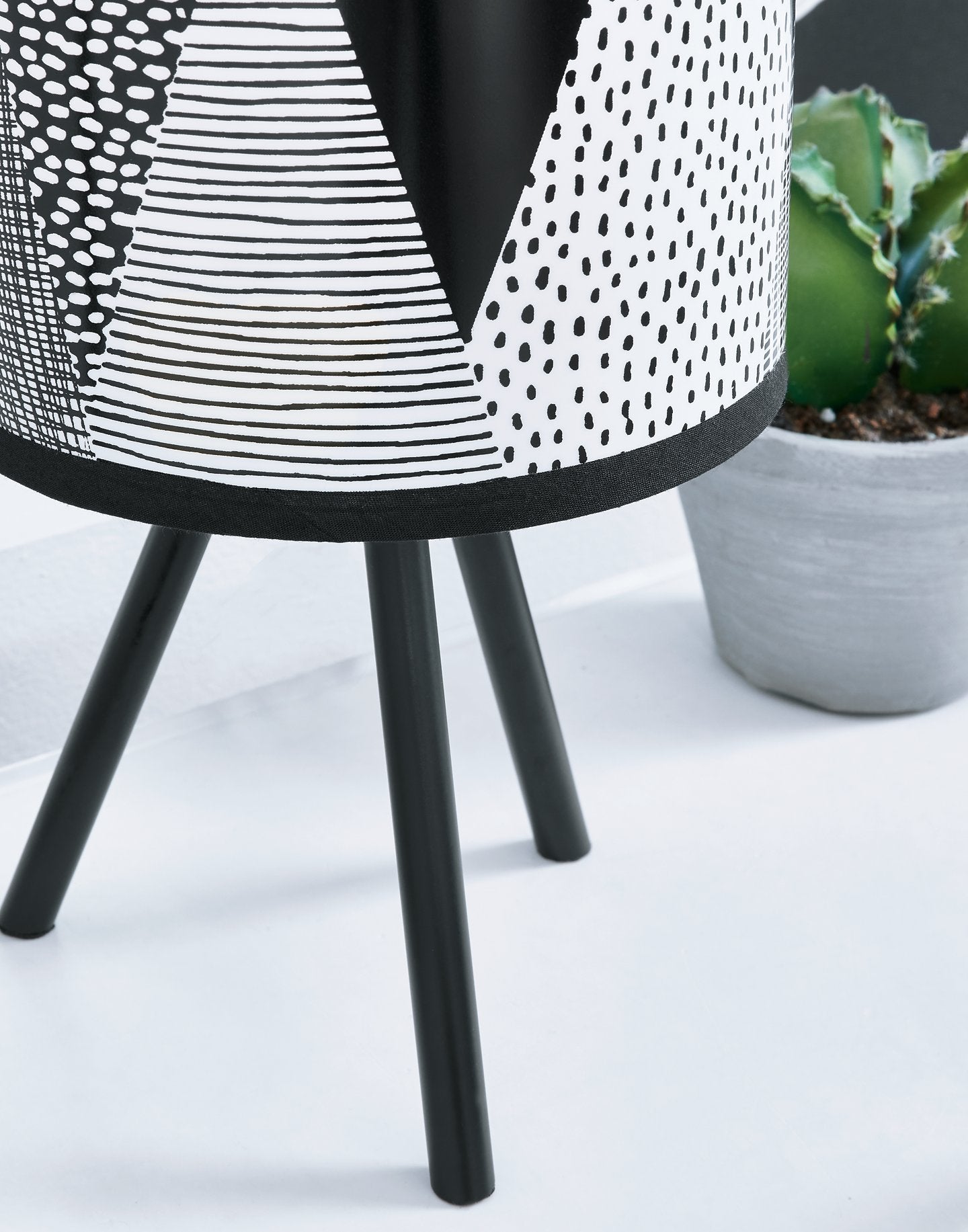 Manu Table Lamp - Luxury Home Furniture (MI)
