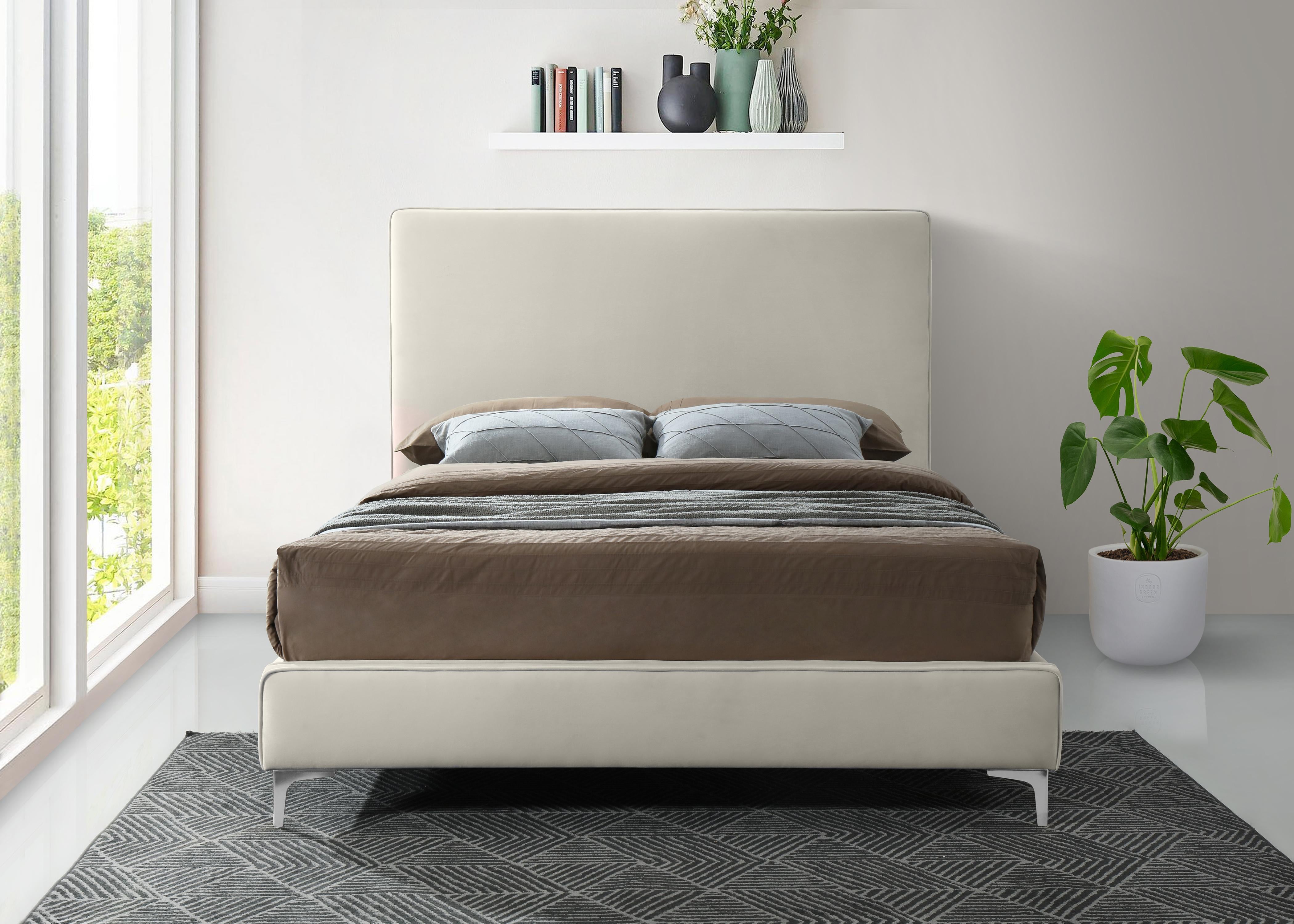 Geri Cream Velvet Full Bed - Luxury Home Furniture (MI)
