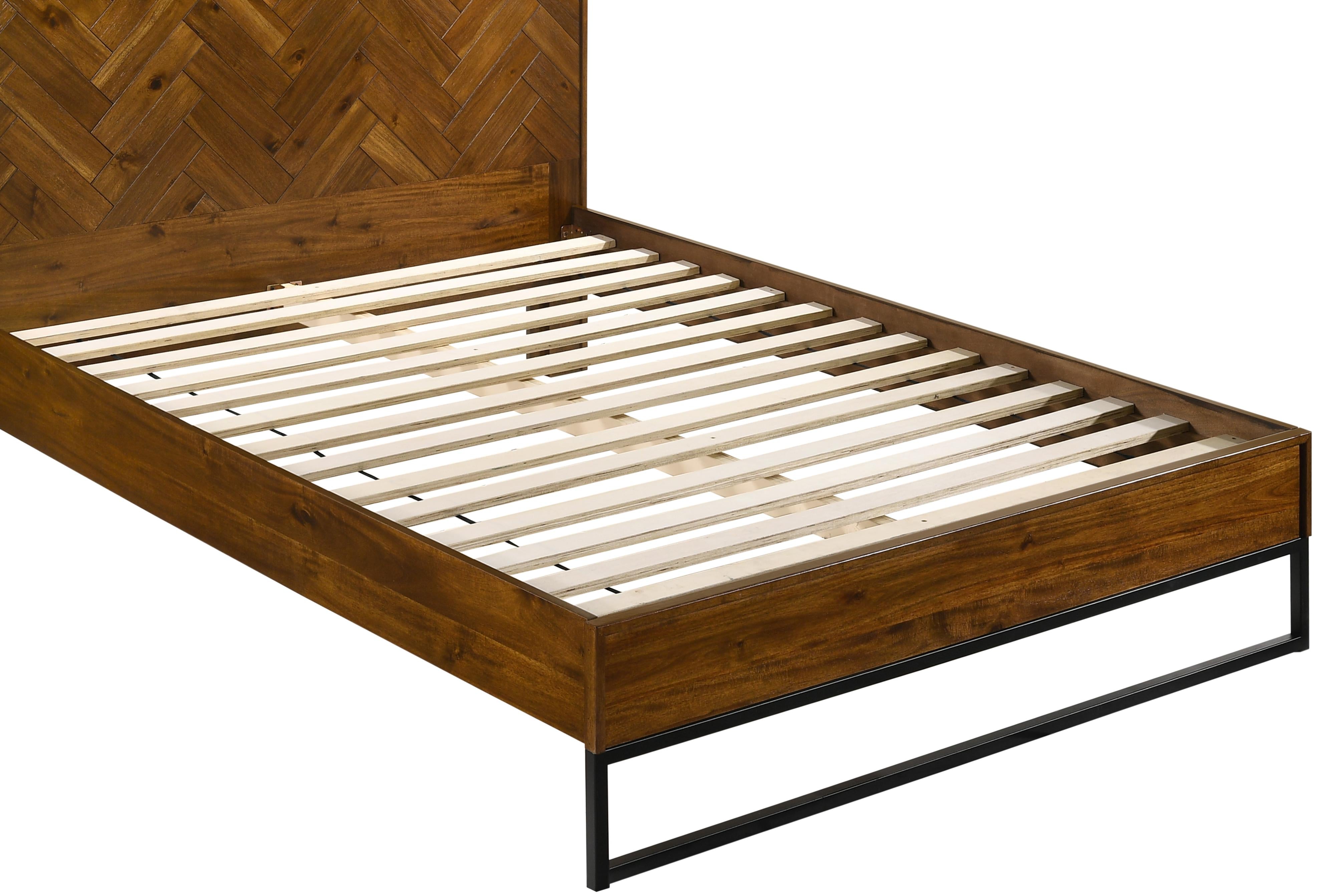 Reed Antique Coffee Queen Bed (3 Boxes) - Luxury Home Furniture (MI)