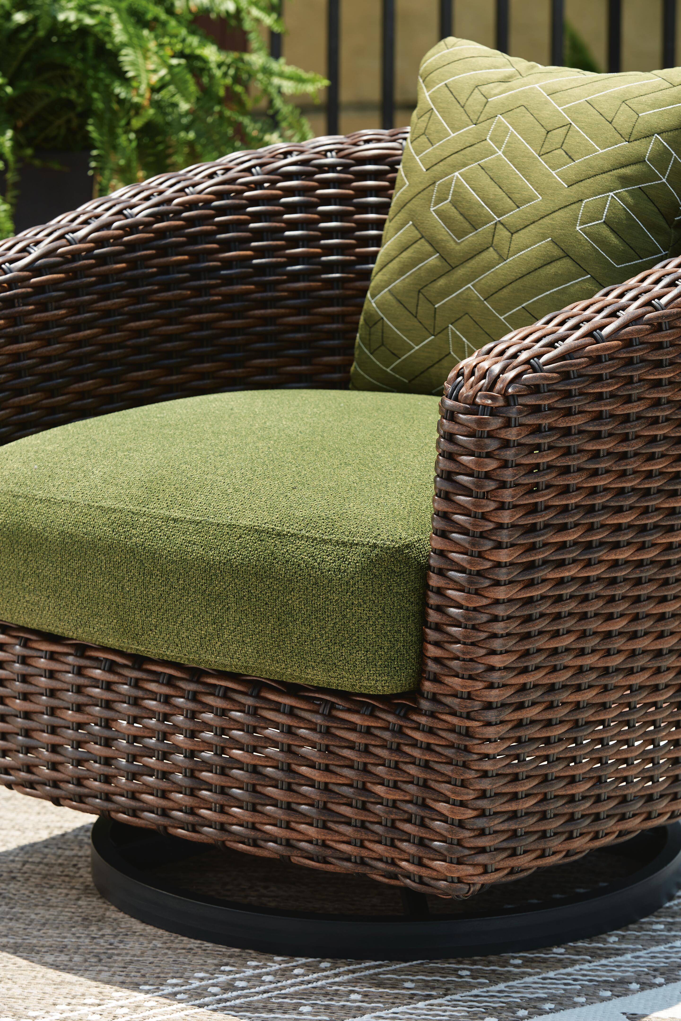 Horizon Hall Outdoor Swivel Lounge Chair with Cushion - Luxury Home Furniture (MI)