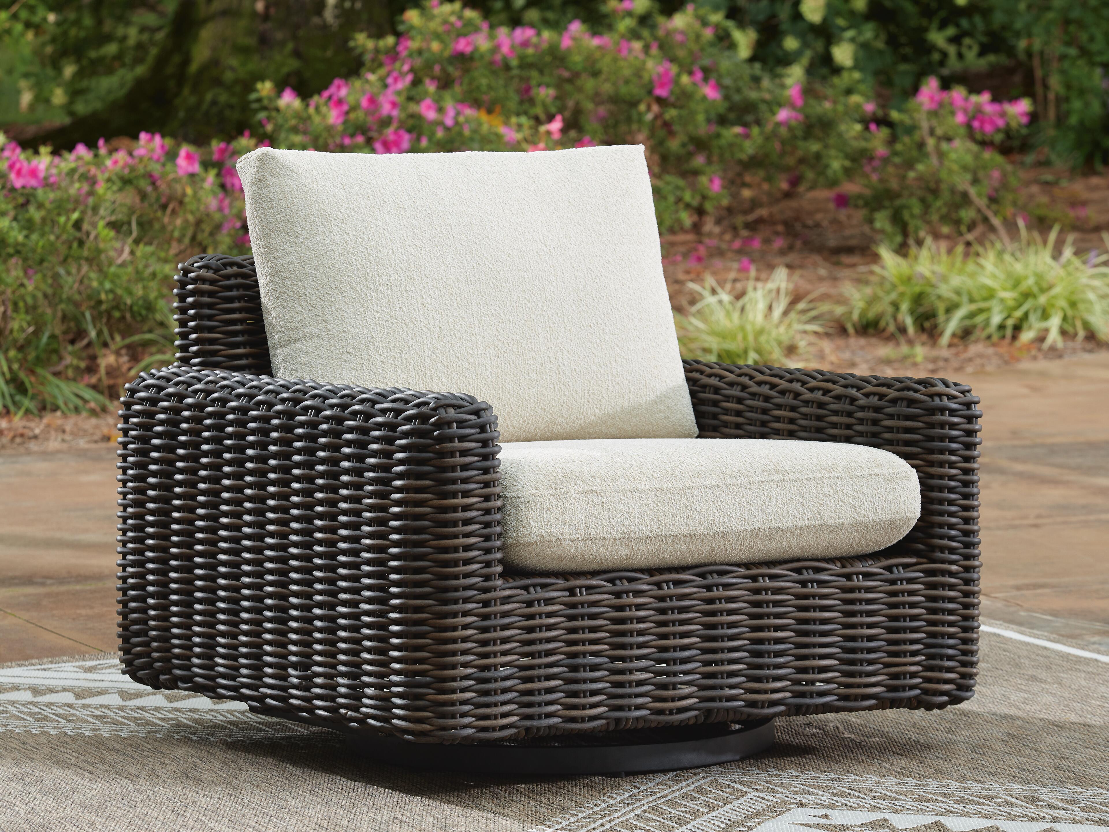 Kimora Outdoor Swivel Lounge Chair - Luxury Home Furniture (MI)