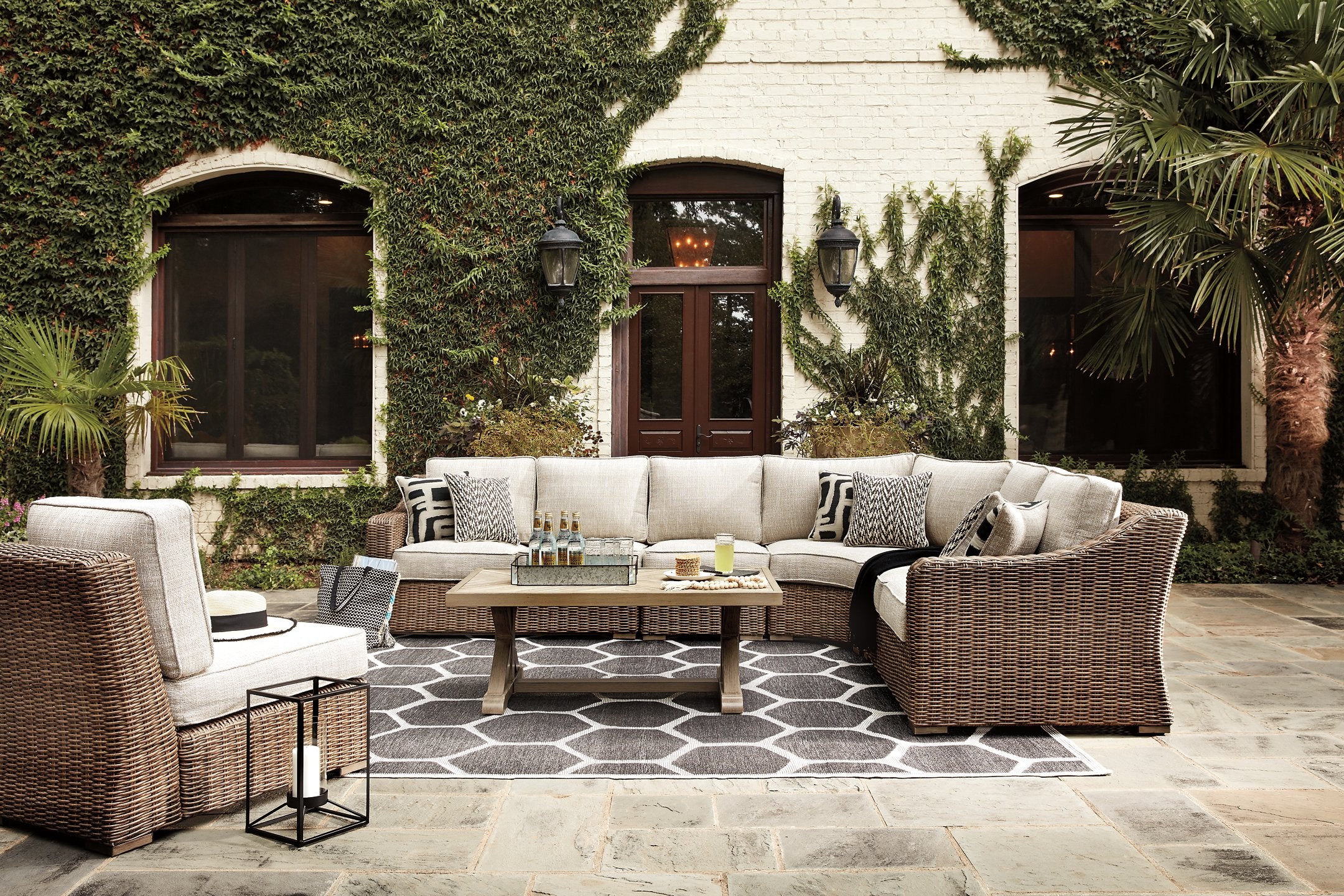 Beachcroft Outdoor Seating Set - Luxury Home Furniture (MI)