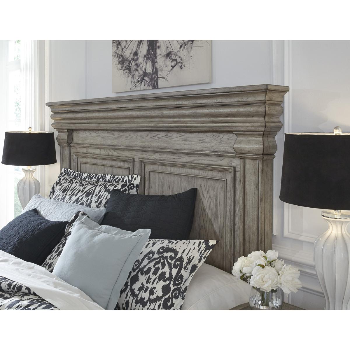 Pulaski Madison Ridge California King Panel Bed with Blanket Chest Footboard in Heritage Taupe������P091-BR-K6