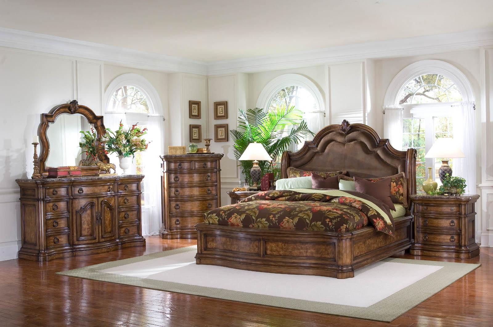 Pulaski San Mateo King Sleigh Bed