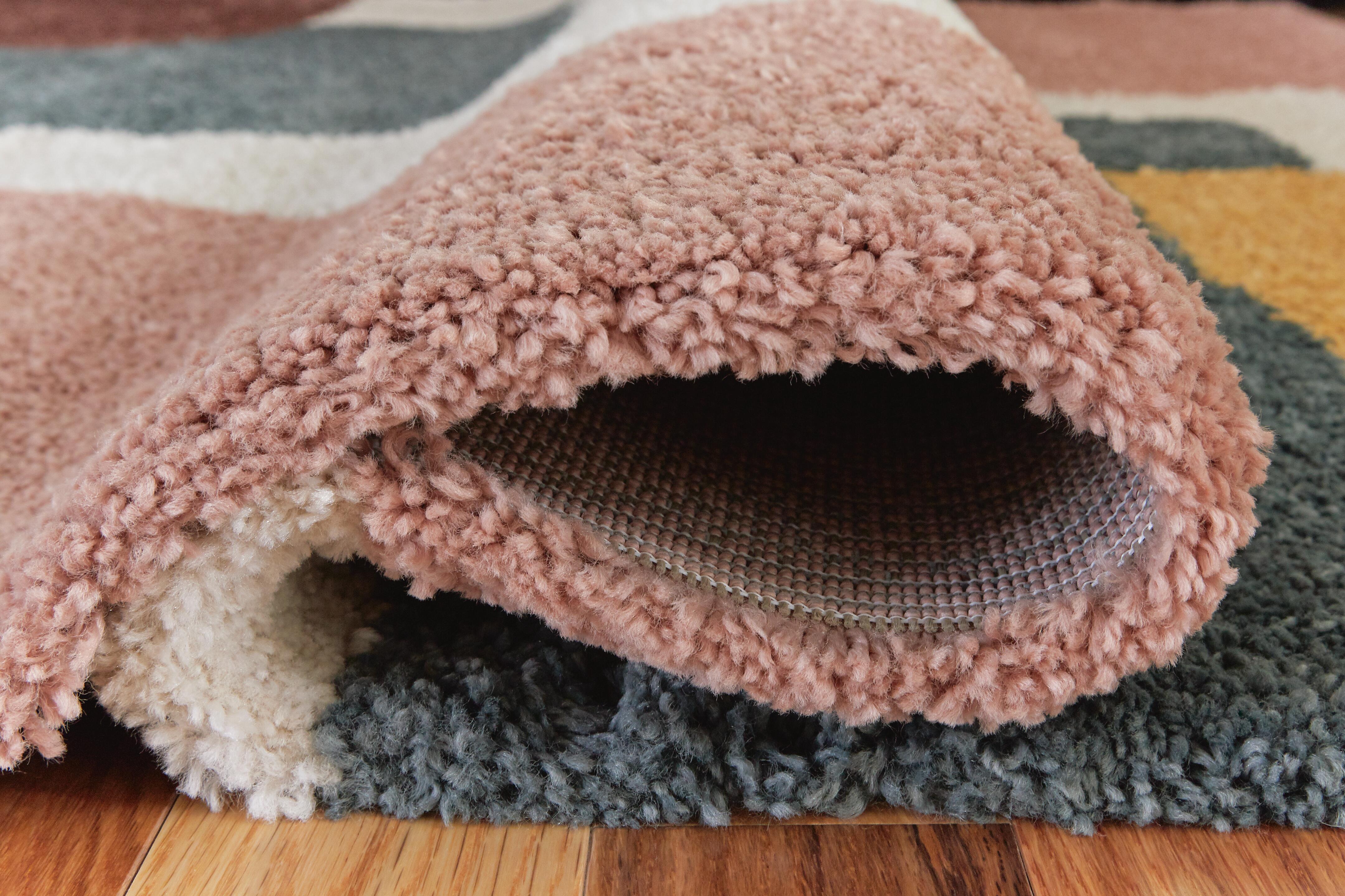 Flynnwick 5' x 7' Rug - Luxury Home Furniture (MI)