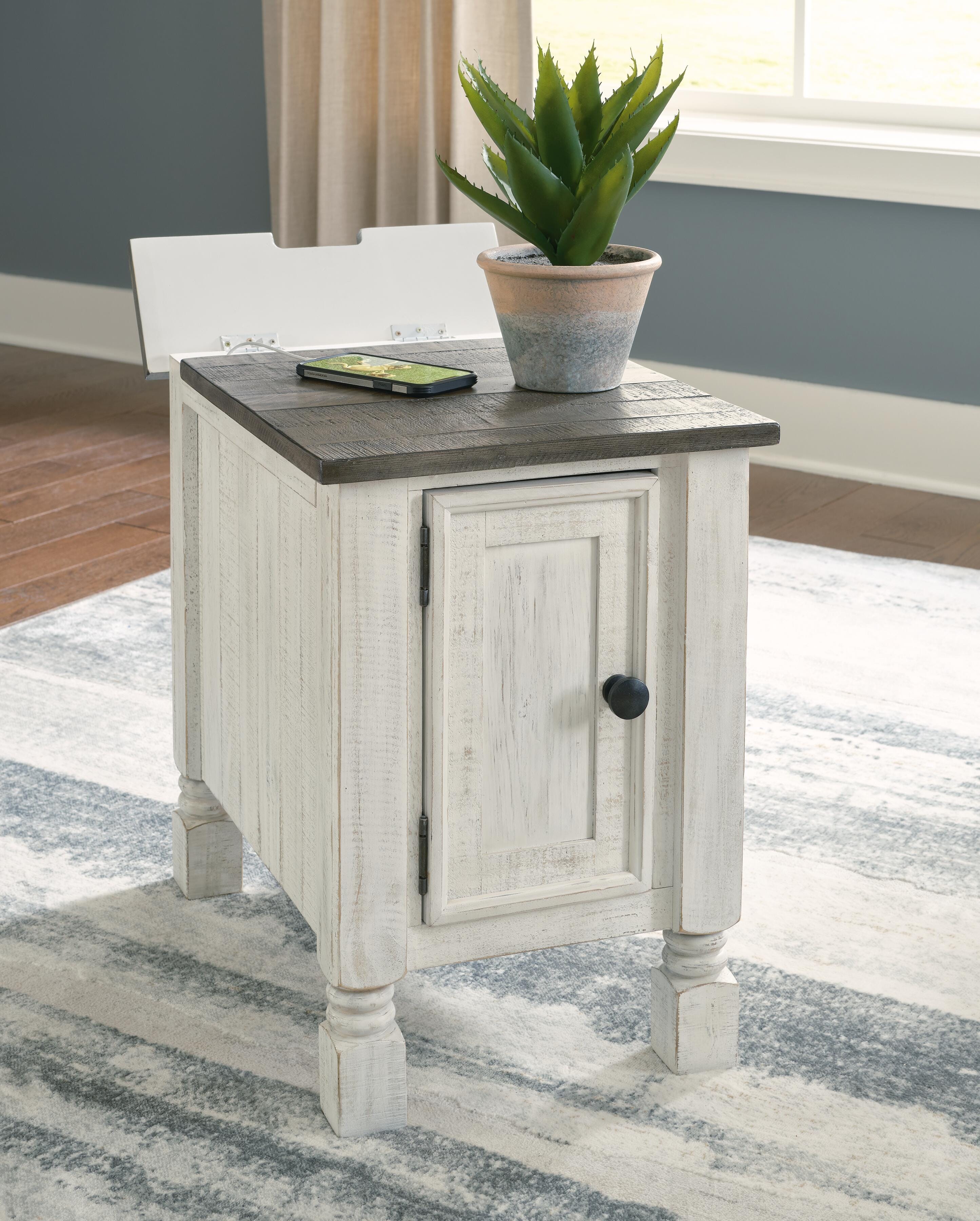 Havalance Chairside End Table - Luxury Home Furniture (MI)