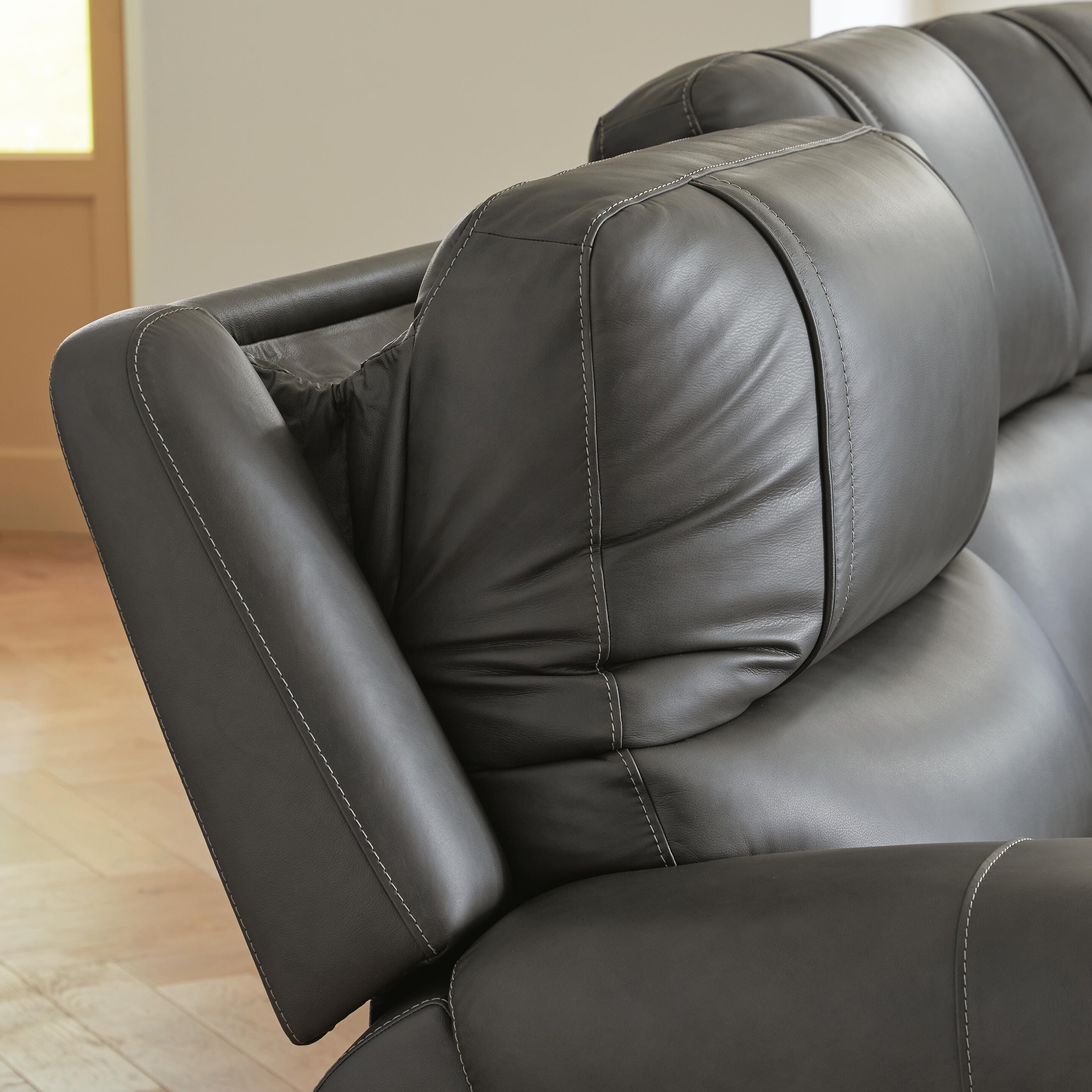 5Z - Pittson Power Reclining Sectional Loveseat with Console - Luxury Home Furniture (MI)