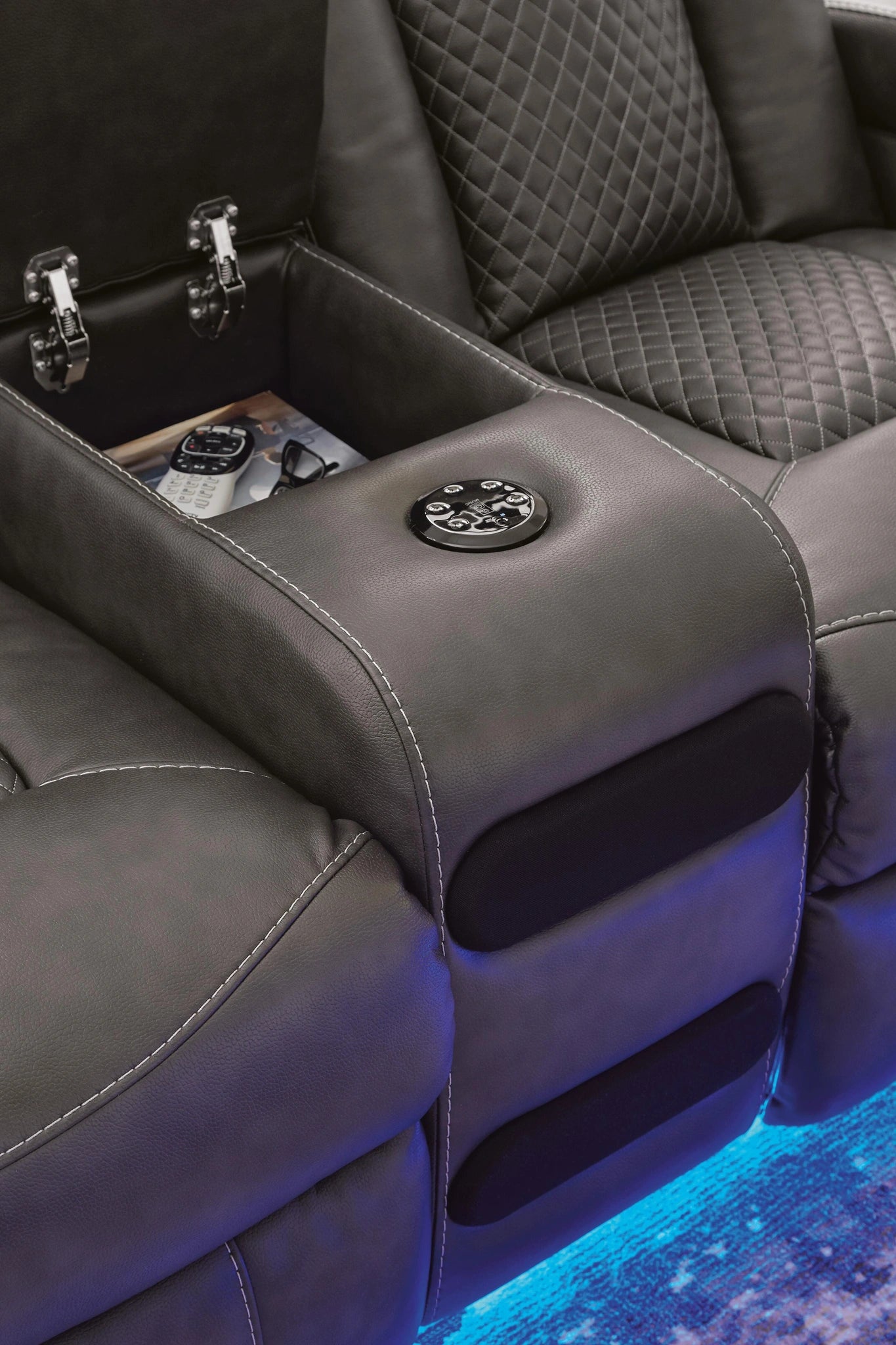 Fyne-Dyme Living Room Set
