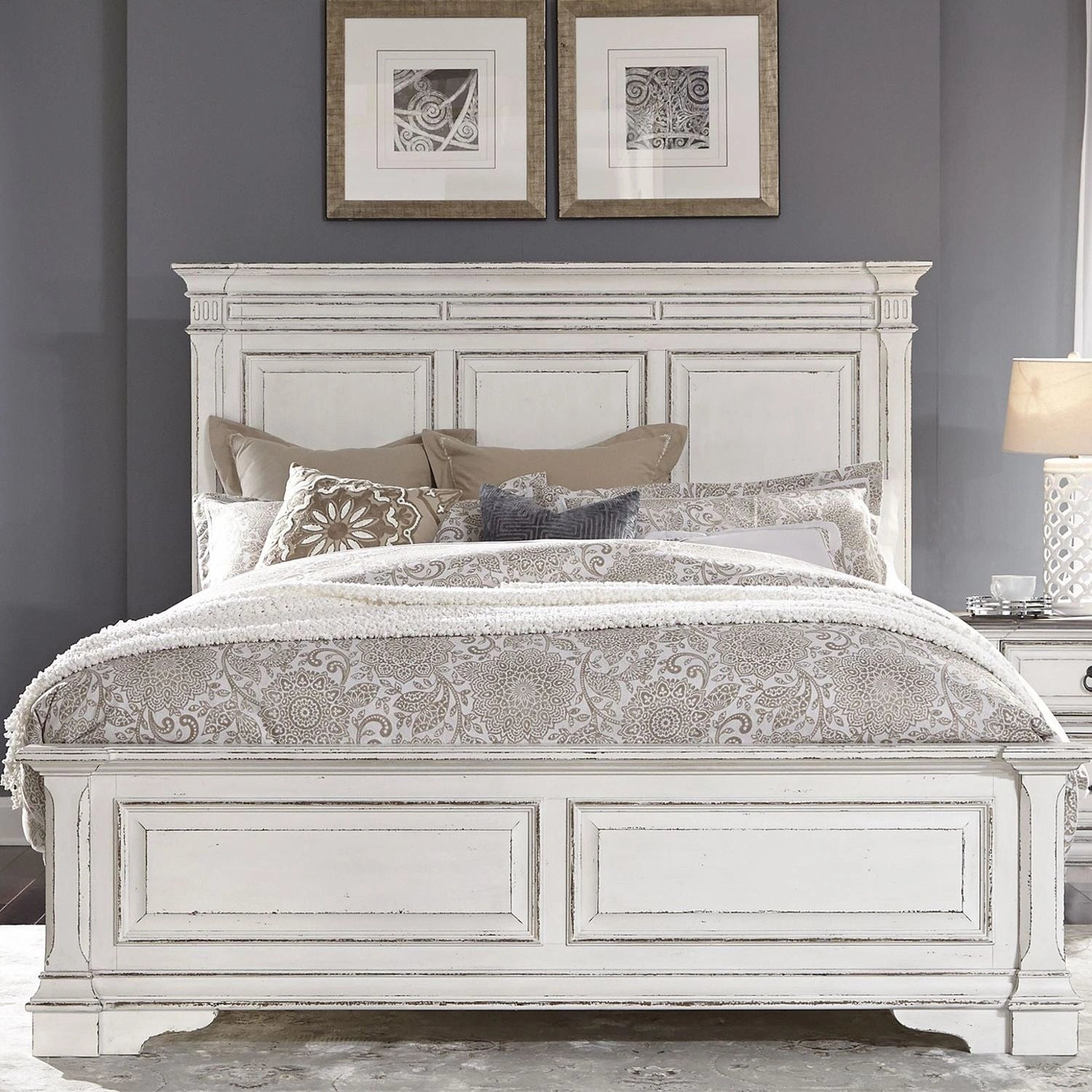 Abbey Park King Panel Bed image