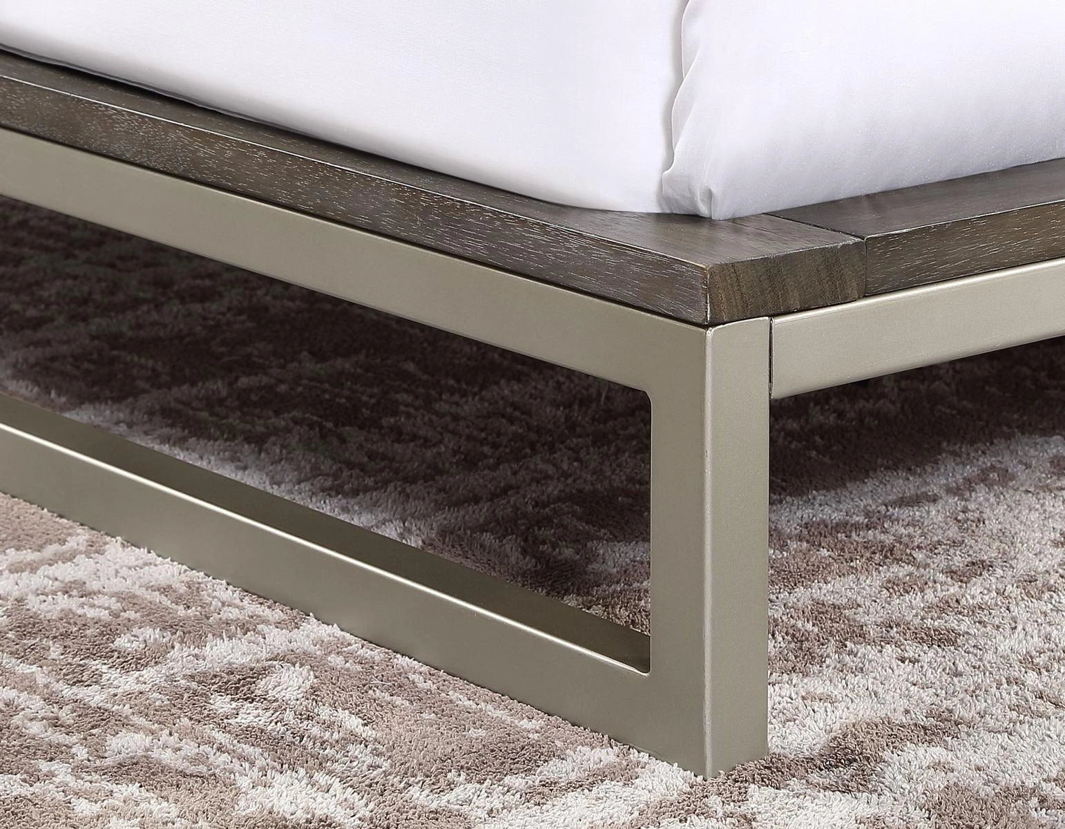 Steve Silver Broomfield King Platform Bed in Walnut