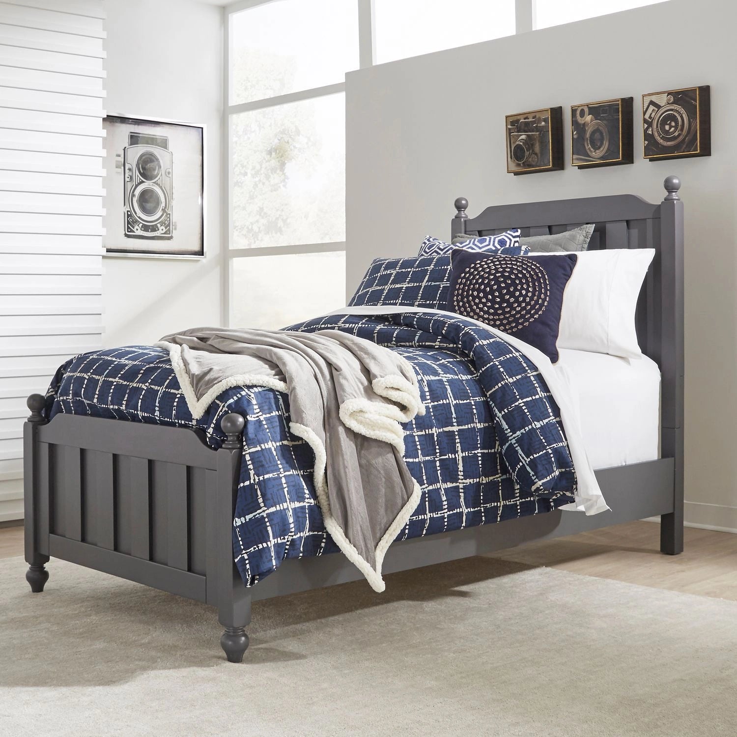Cottage View Full Panel Bed image